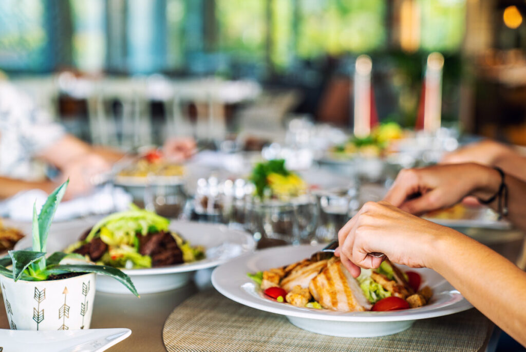 A Food Lover’s Guide to Wallingford Center: The Best Restaurants, Cafés, and Hidden Culinary Gems